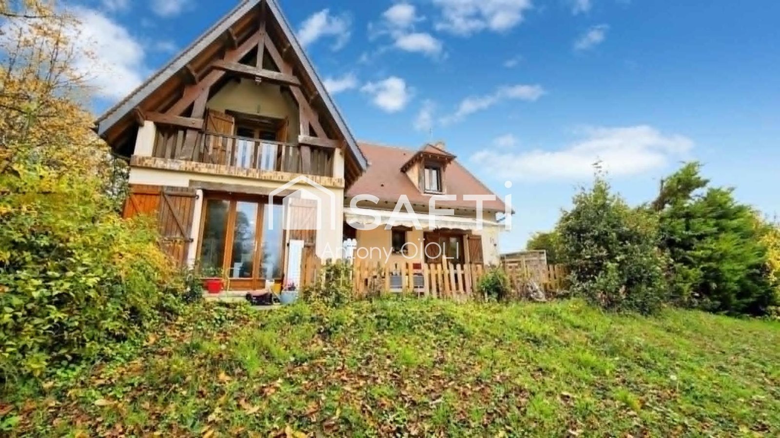 Maison 6 pièces de 153 m² vendue à Maillot