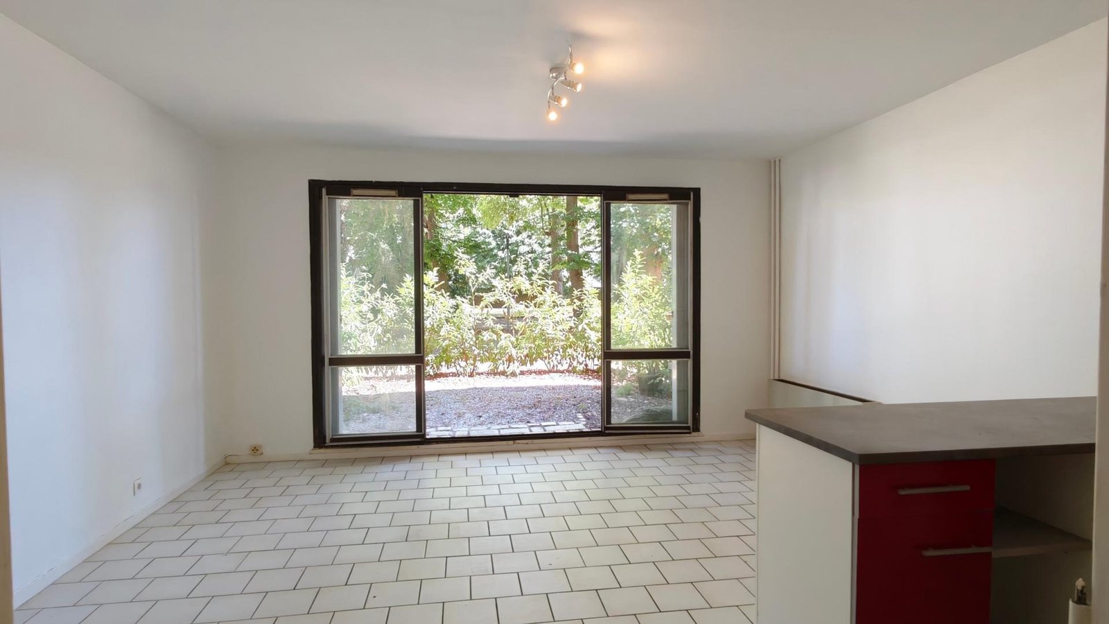 Appartement 1 pièce de 30 m² vendu à Sens – photo 2